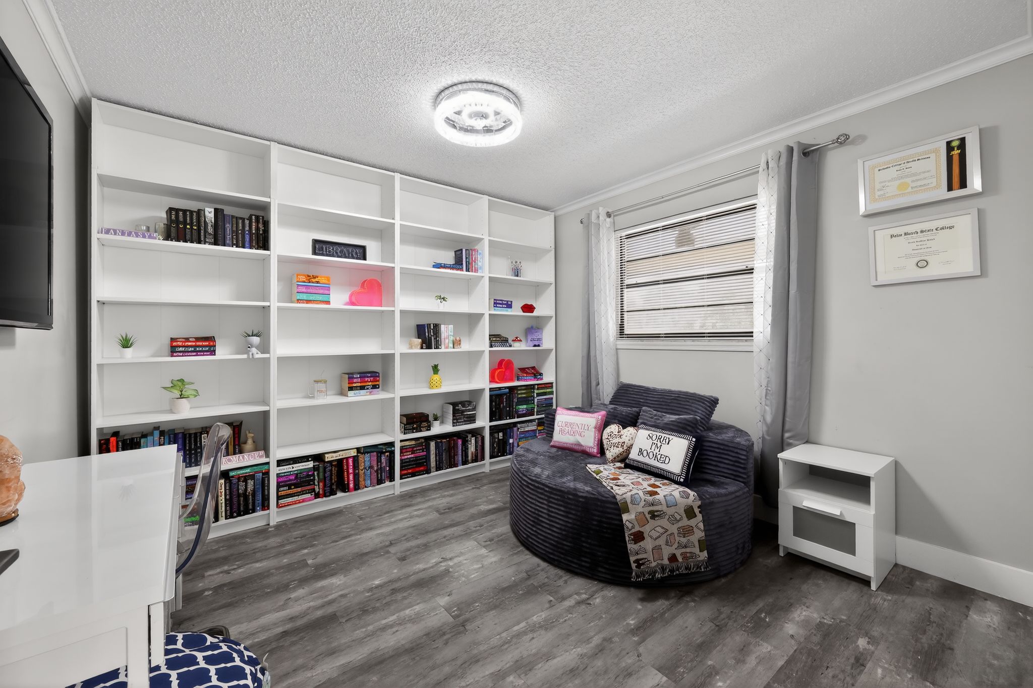 Office (third bedroom currently used as library) view 2 at 159 SE 26th Ave, Boynton Beach